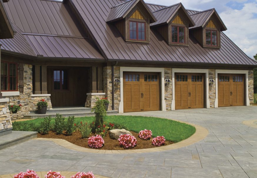 Canyon Ridge® Carriage House (4-Layer) garage doors